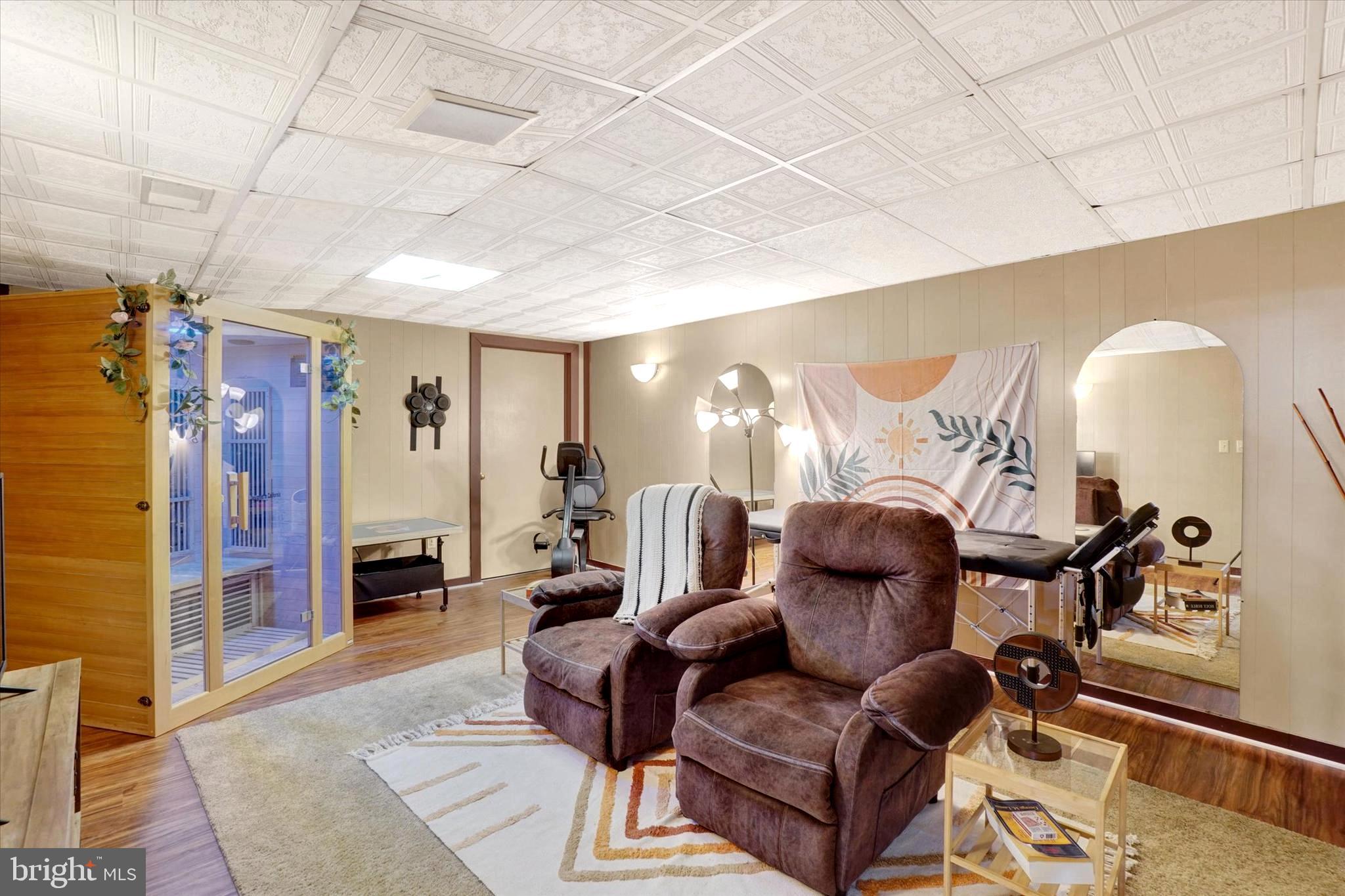 SPRING HILL ACRES - Residential