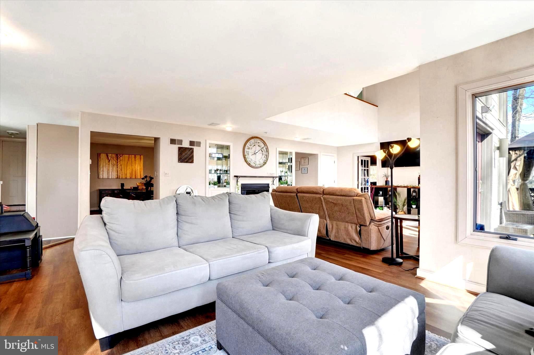 SPRING HILL ACRES - Residential