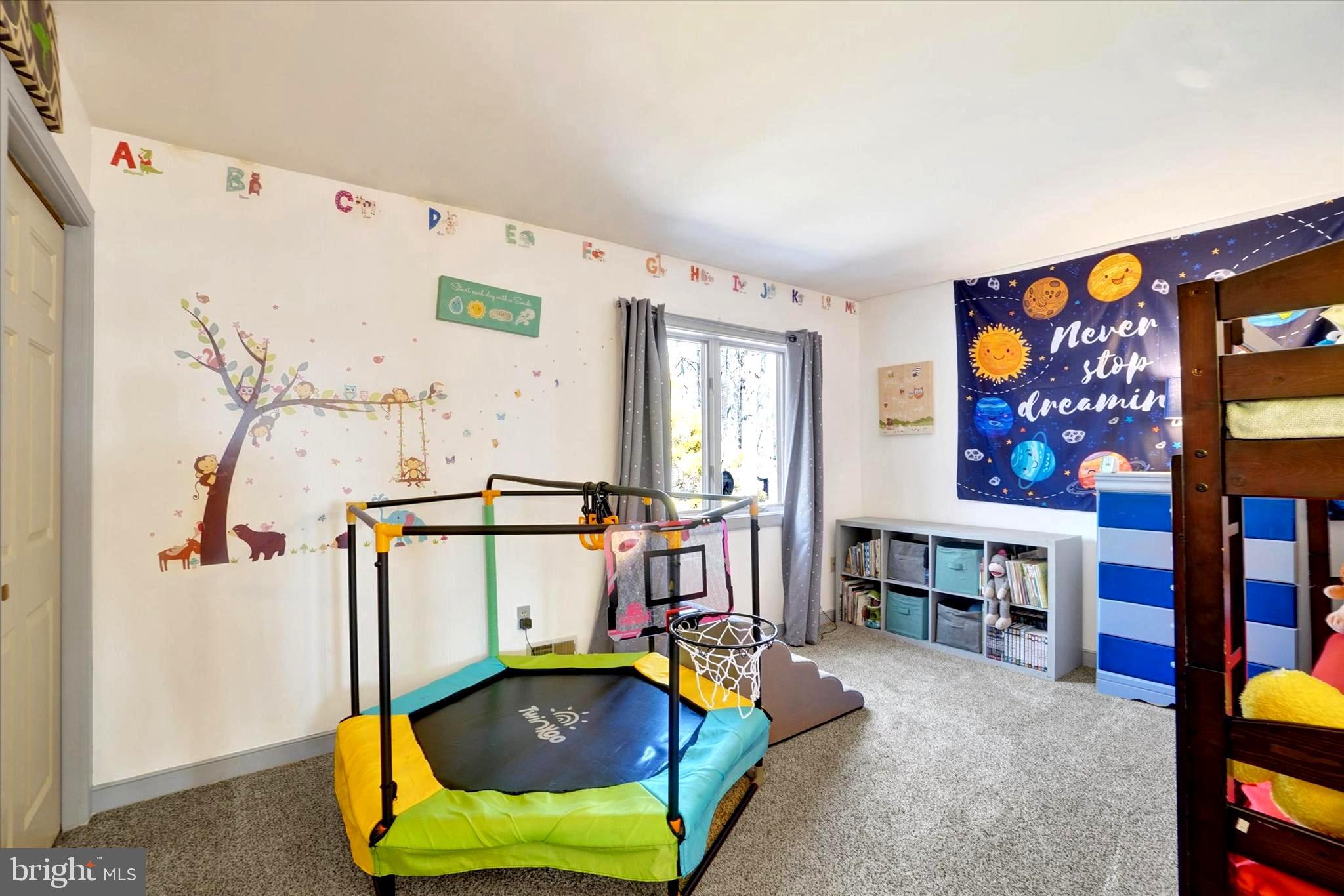 SPRING HILL ACRES - Residential