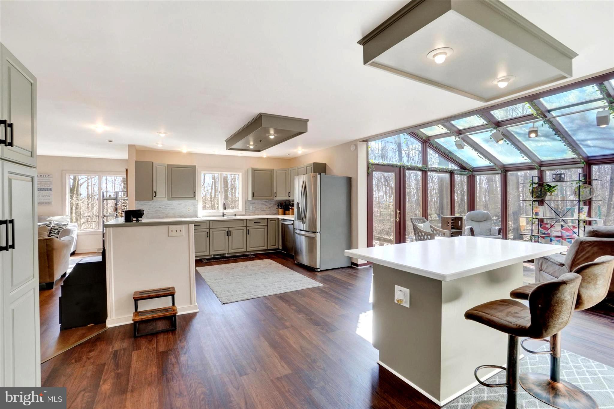 SPRING HILL ACRES - Residential