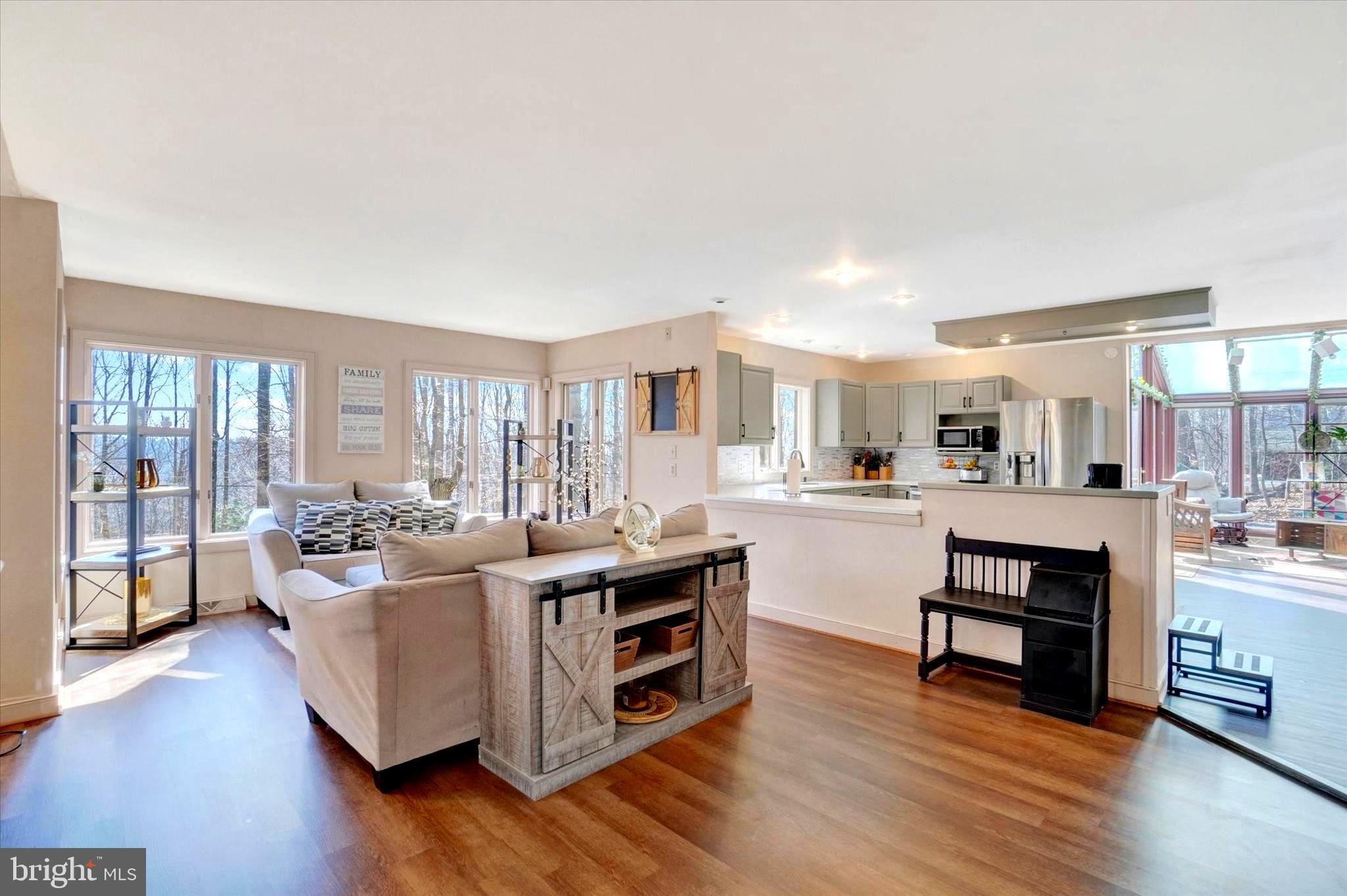 SPRING HILL ACRES - Residential