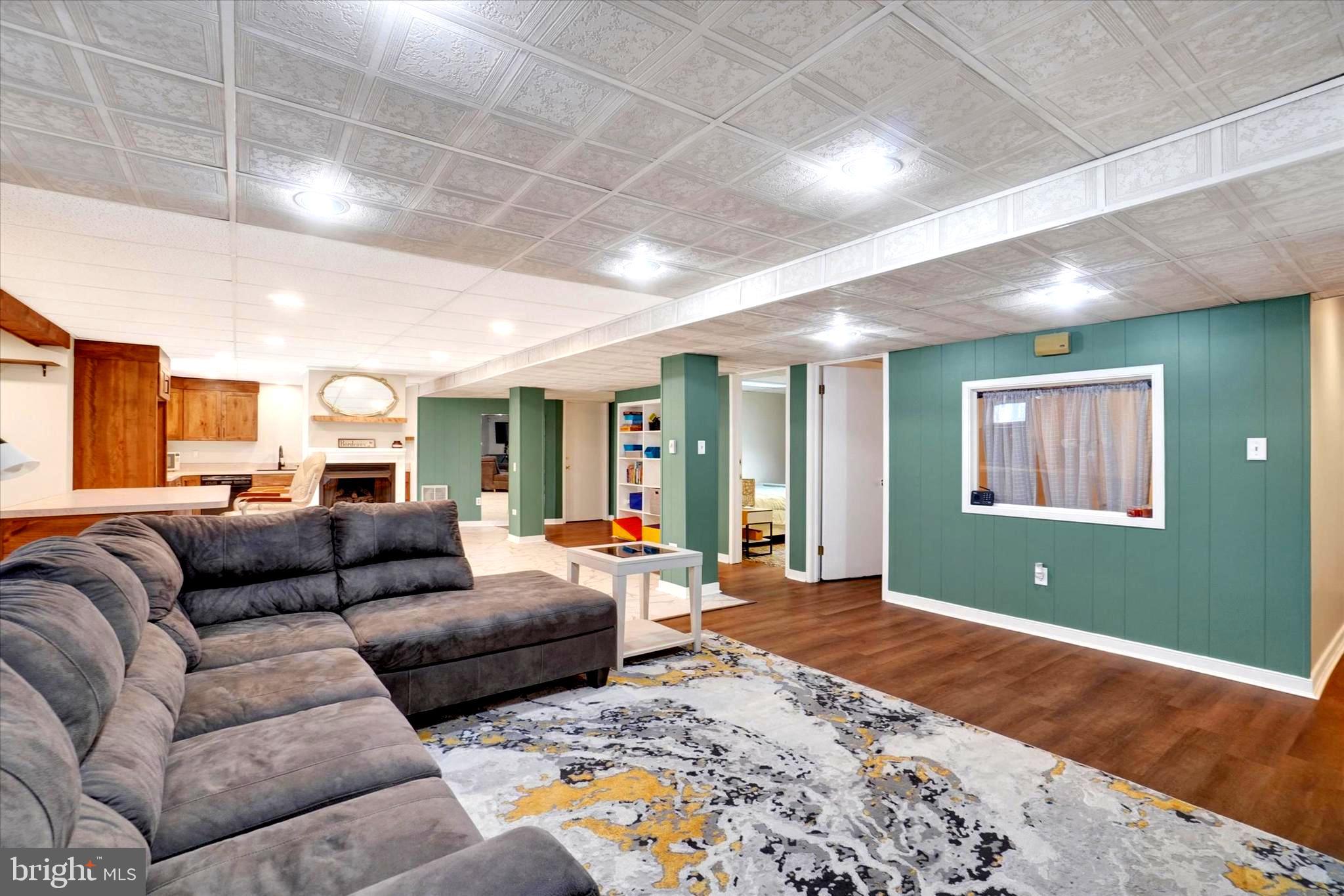 SPRING HILL ACRES - Residential