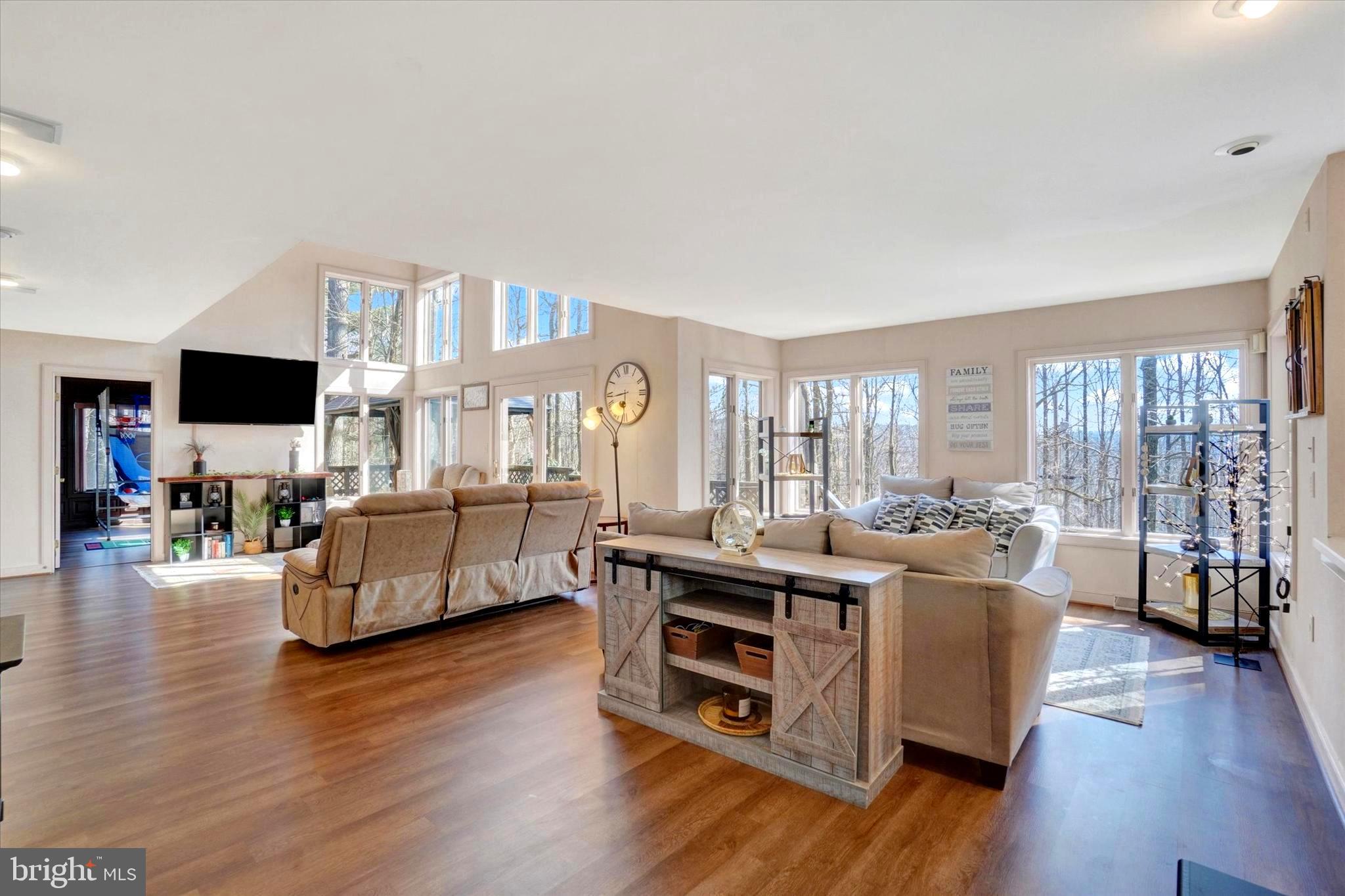 SPRING HILL ACRES - Residential