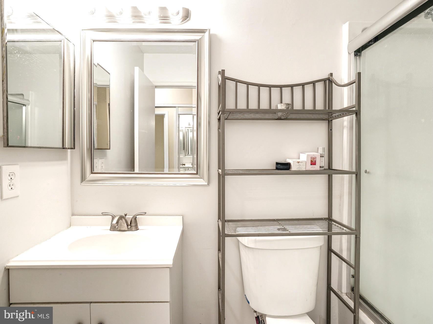 COLONY PARK - Residential