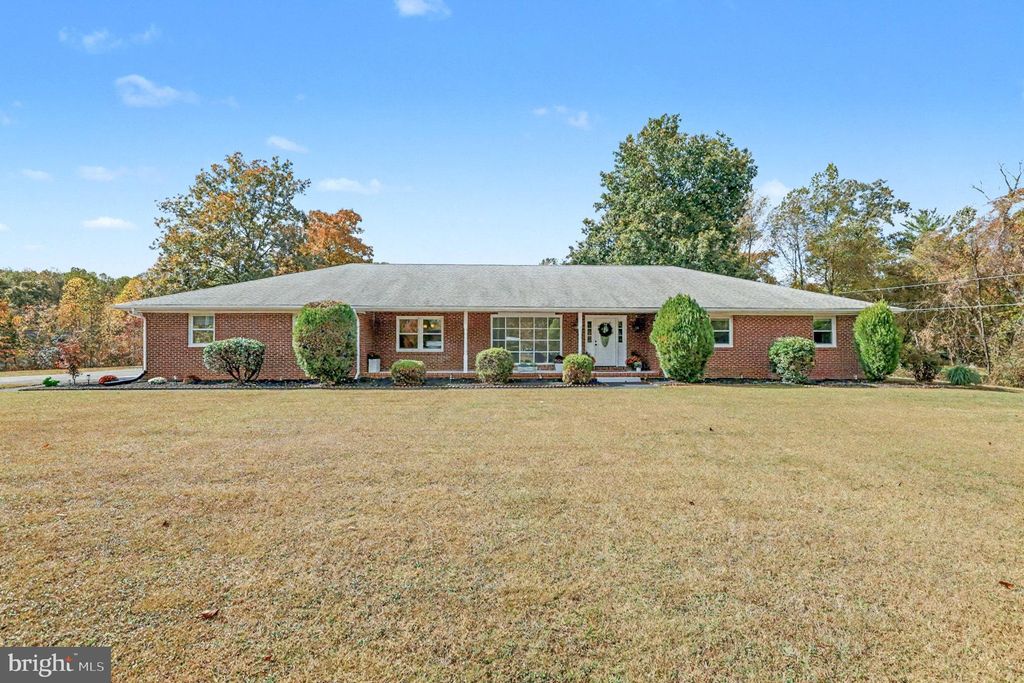 Photo of 5000 Bobcat Court, WOODBRIDGE, VA 22193 (MLS # VAPW2106512)