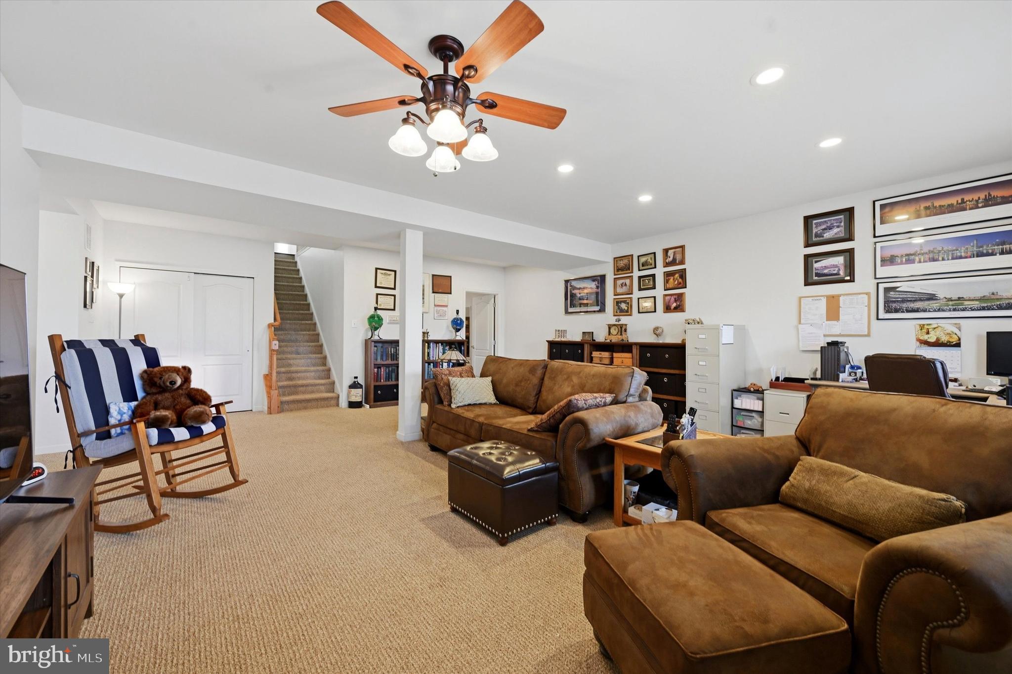 VILLAGES AT HILLVIEW - Residential