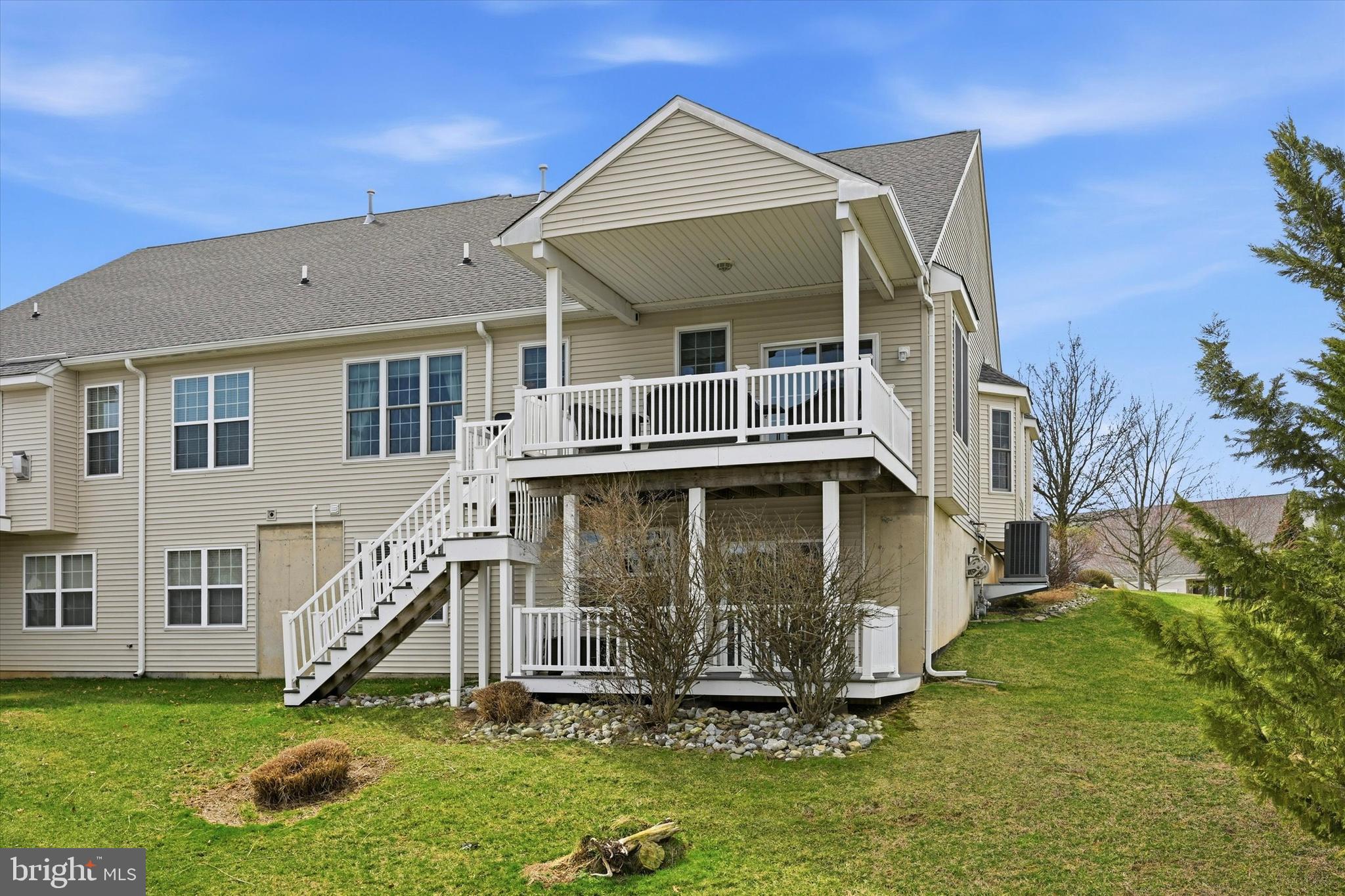 VILLAGES AT HILLVIEW - Residential