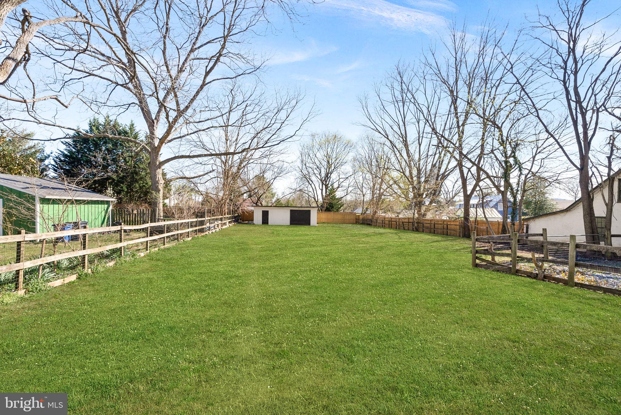 TOWN OF ROUND HILL - Residential