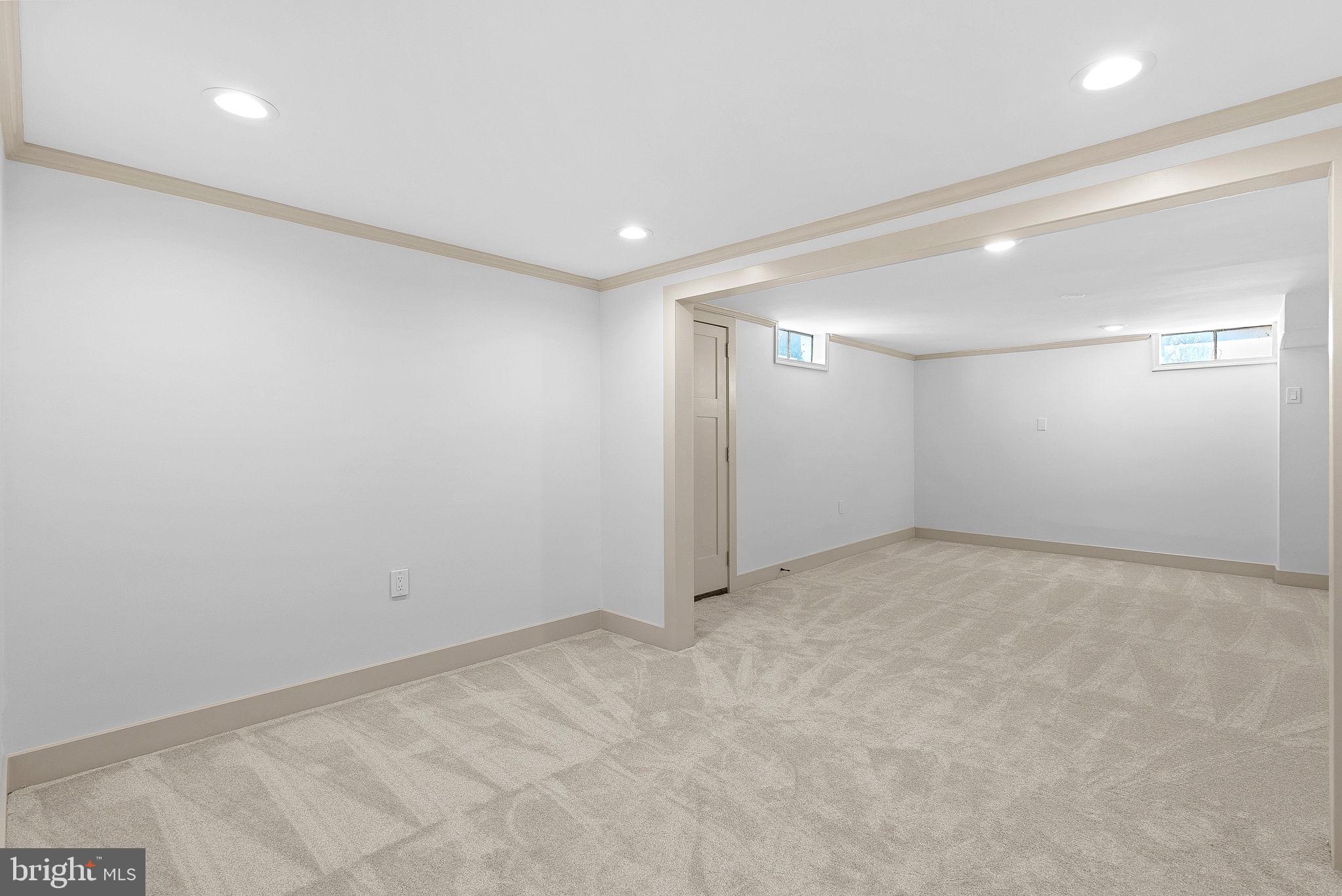 TOWN OF ROUND HILL - Residential