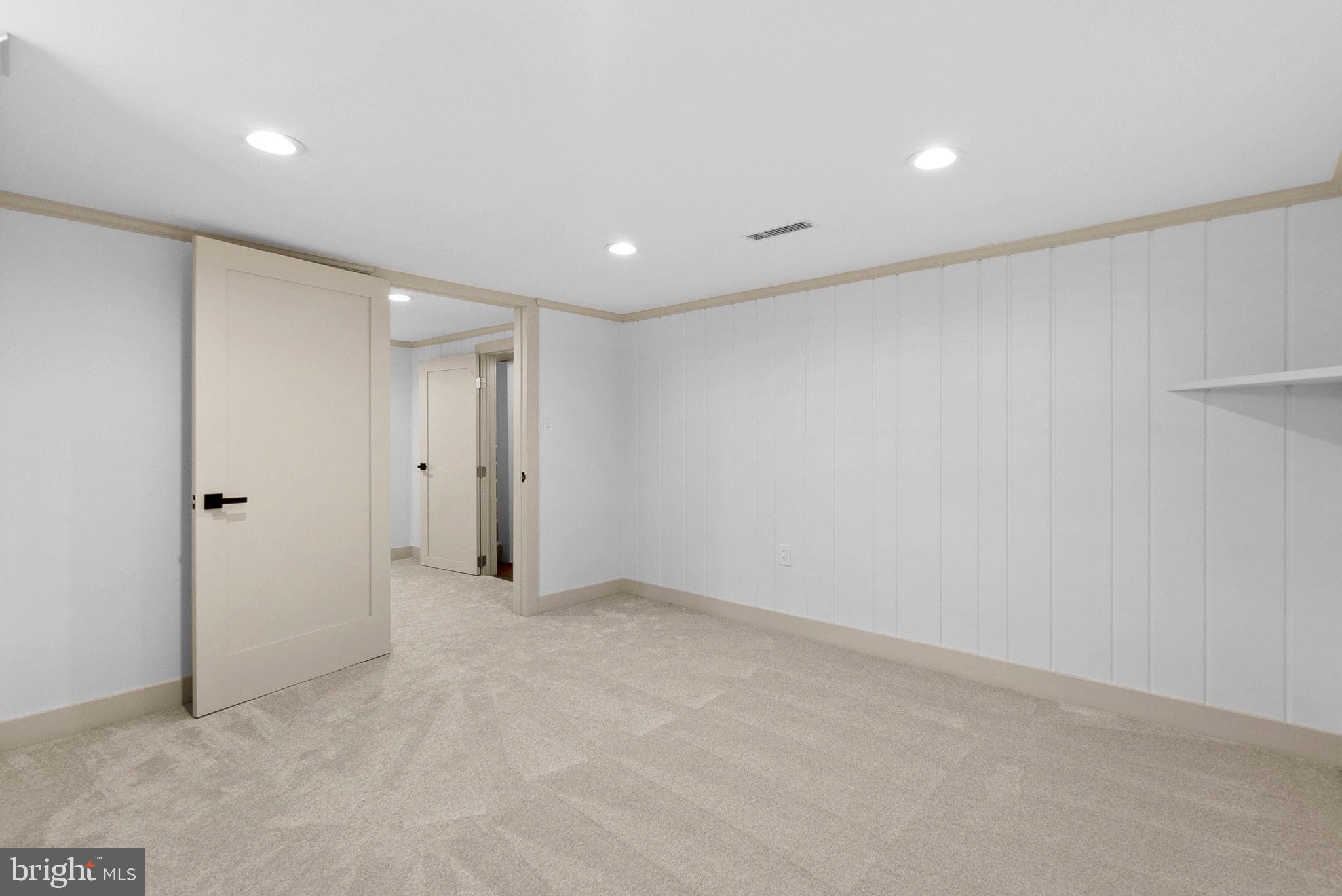 TOWN OF ROUND HILL - Residential