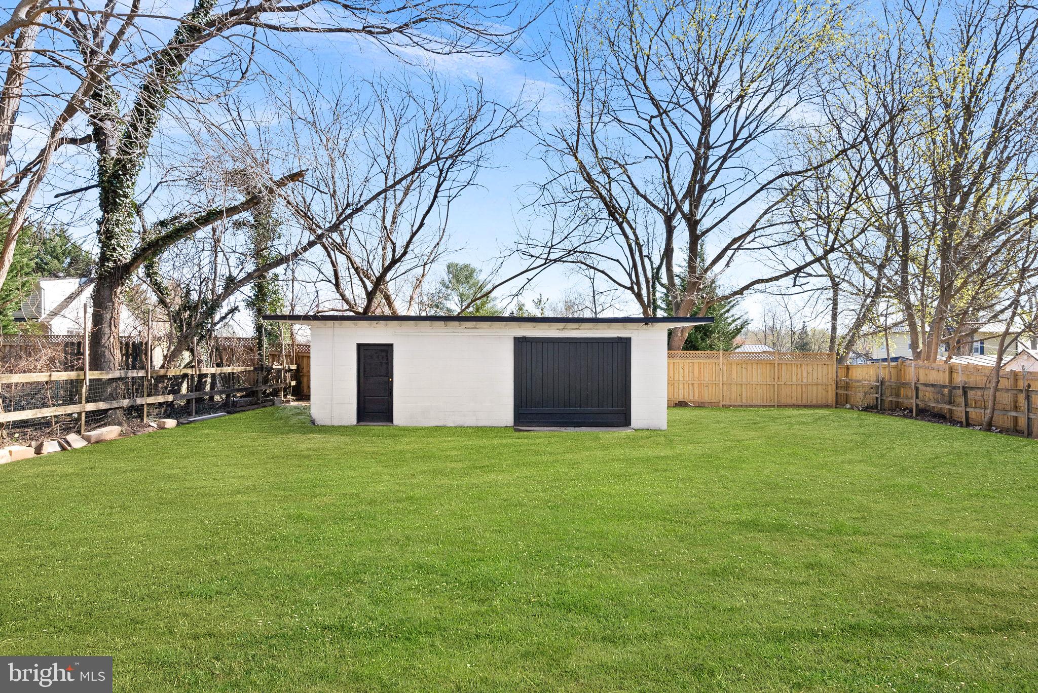 TOWN OF ROUND HILL - Residential