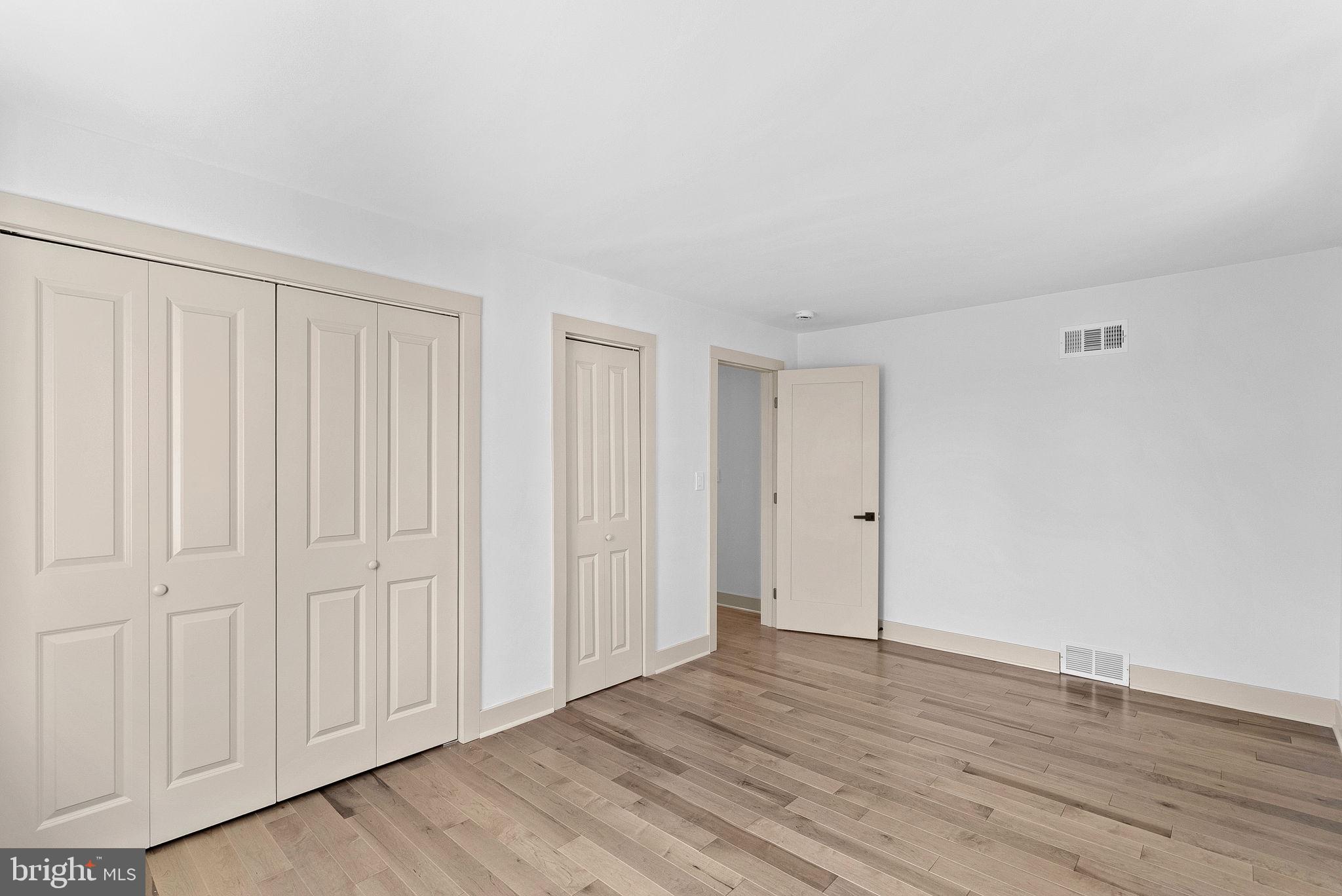 TOWN OF ROUND HILL - Residential