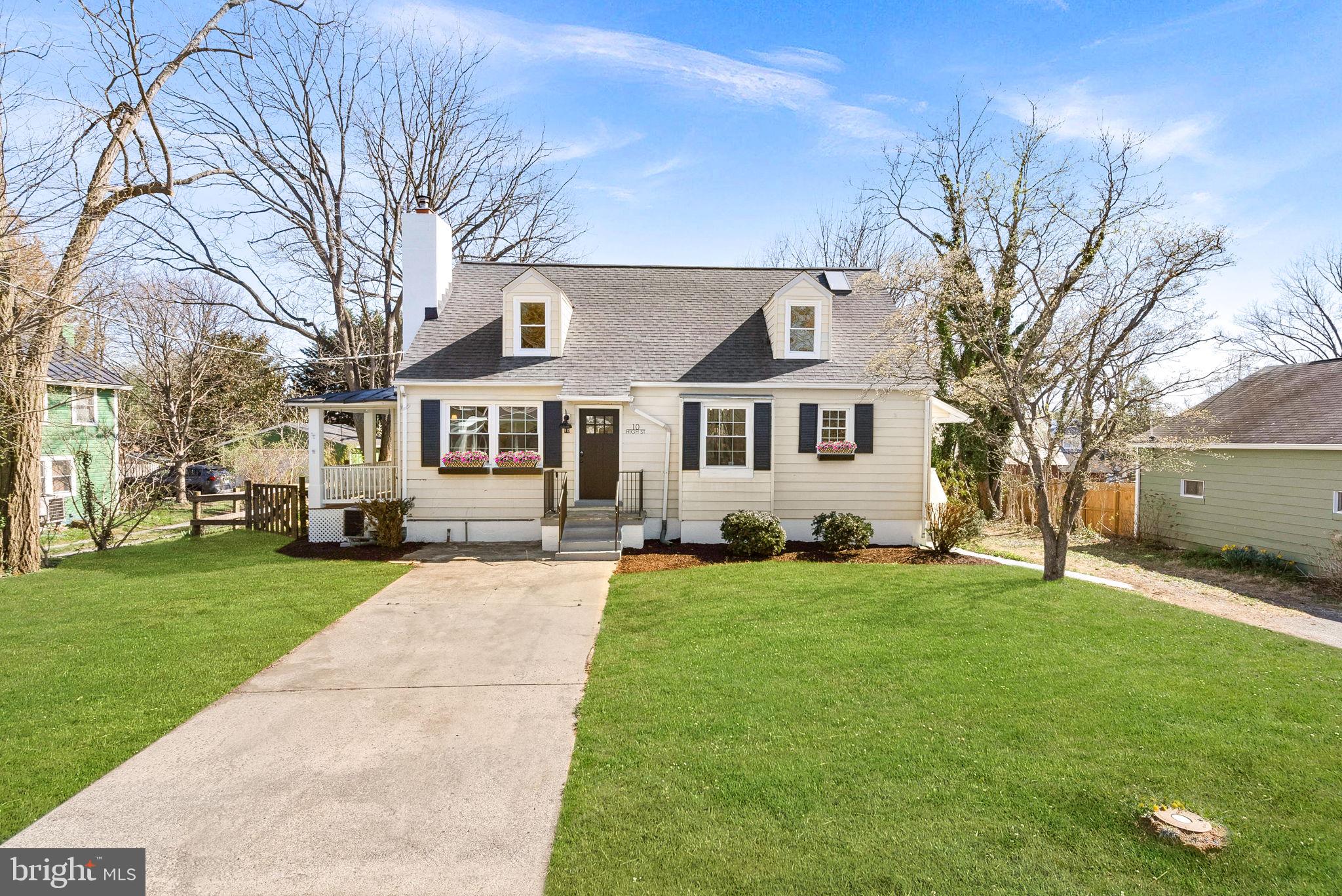 TOWN OF ROUND HILL - Residential