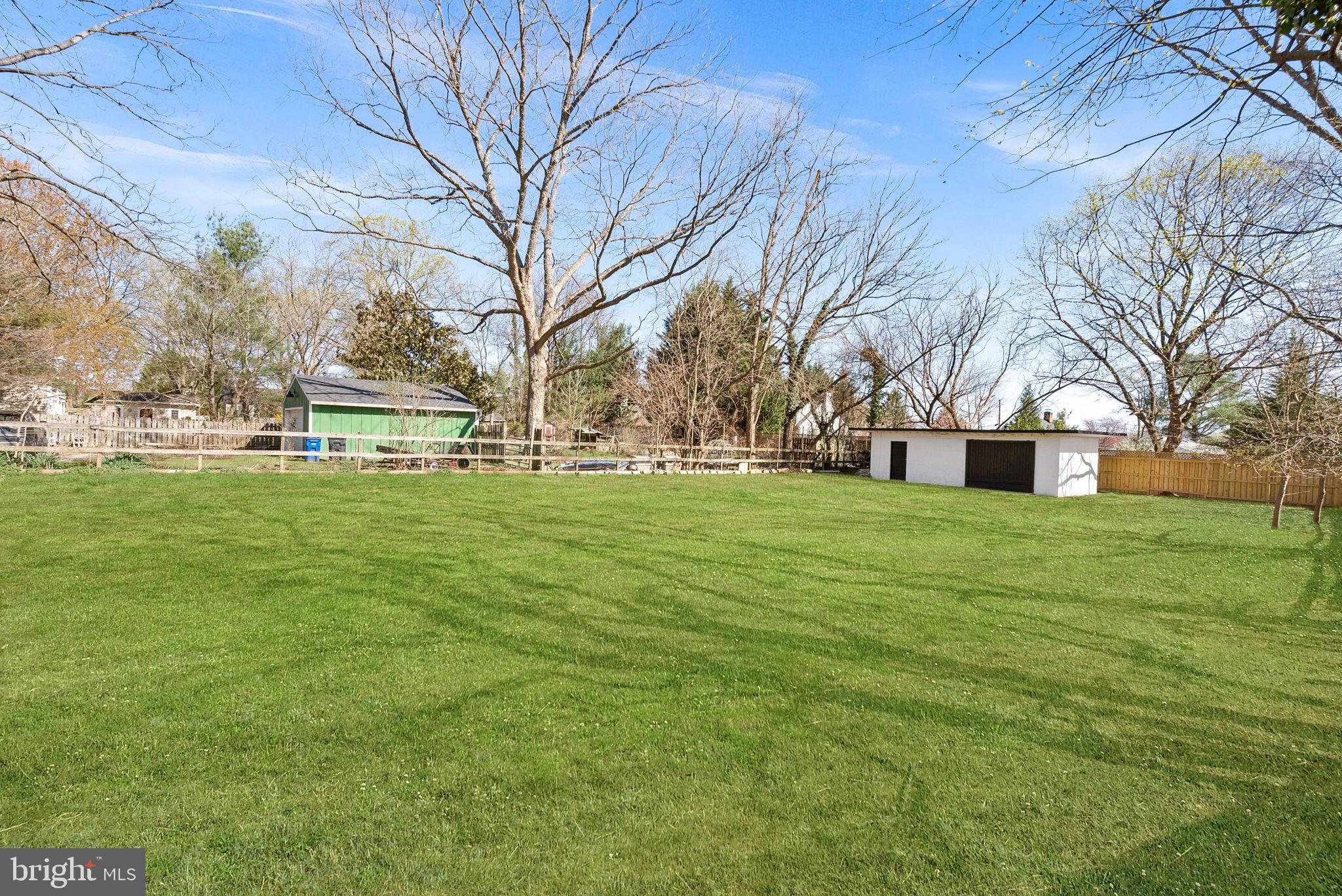 TOWN OF ROUND HILL - Residential