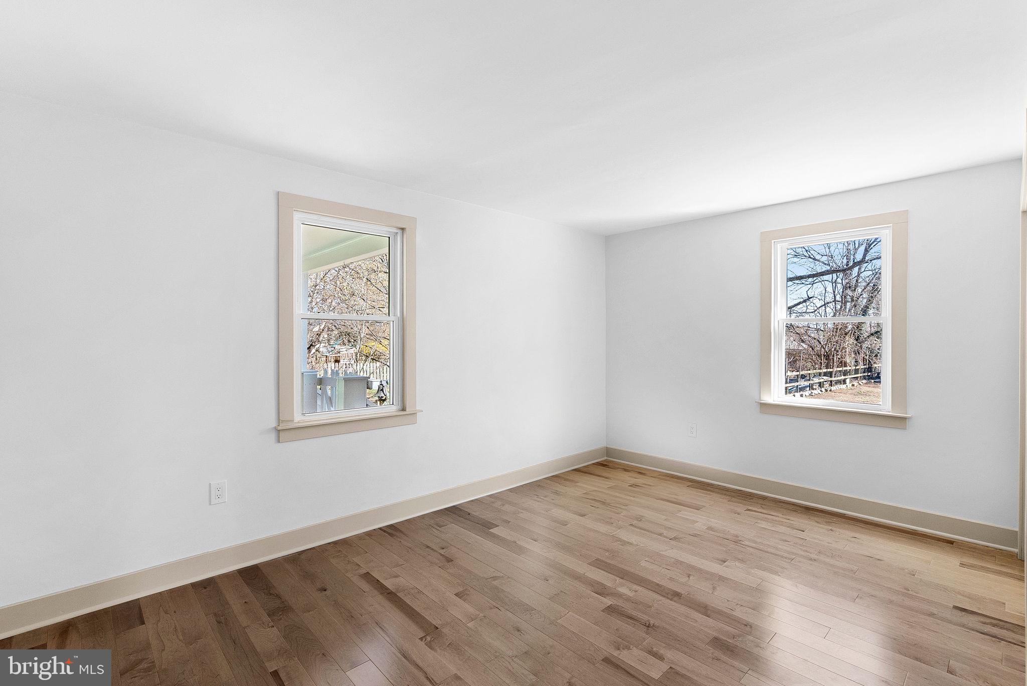 TOWN OF ROUND HILL - Residential