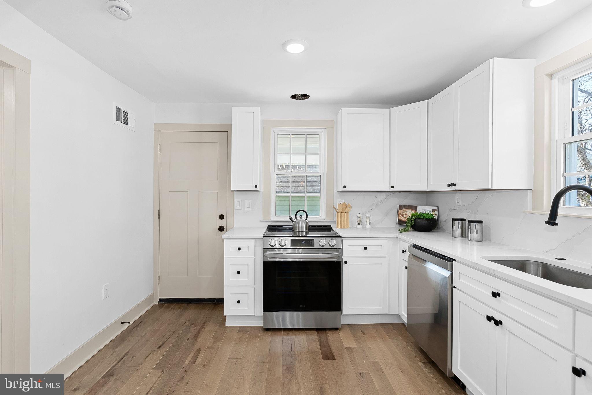 TOWN OF ROUND HILL - Residential