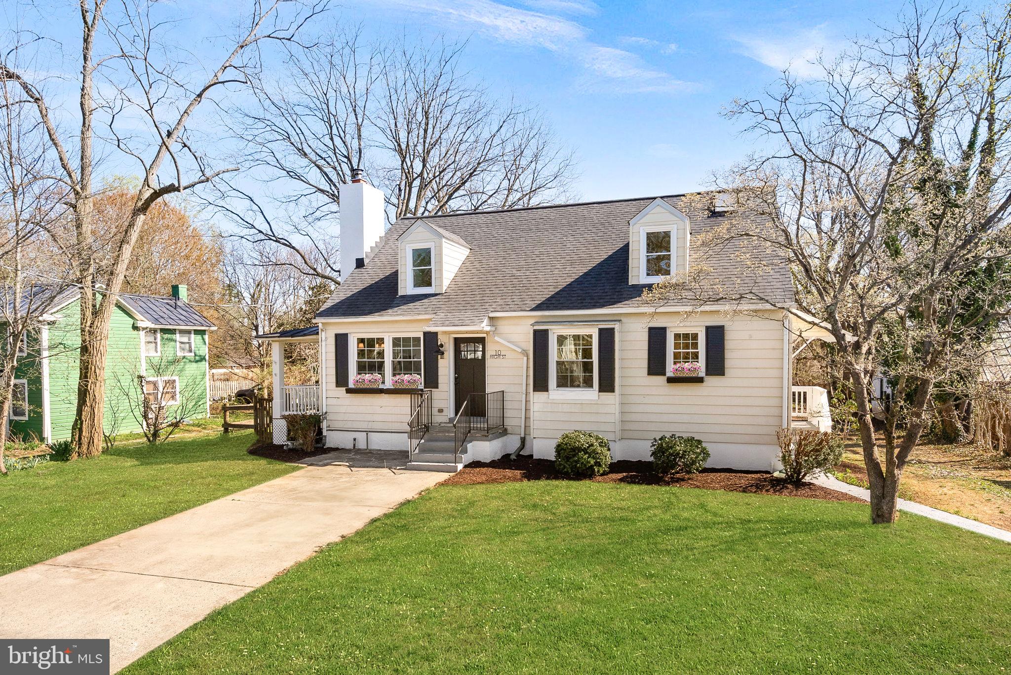 TOWN OF ROUND HILL - Residential