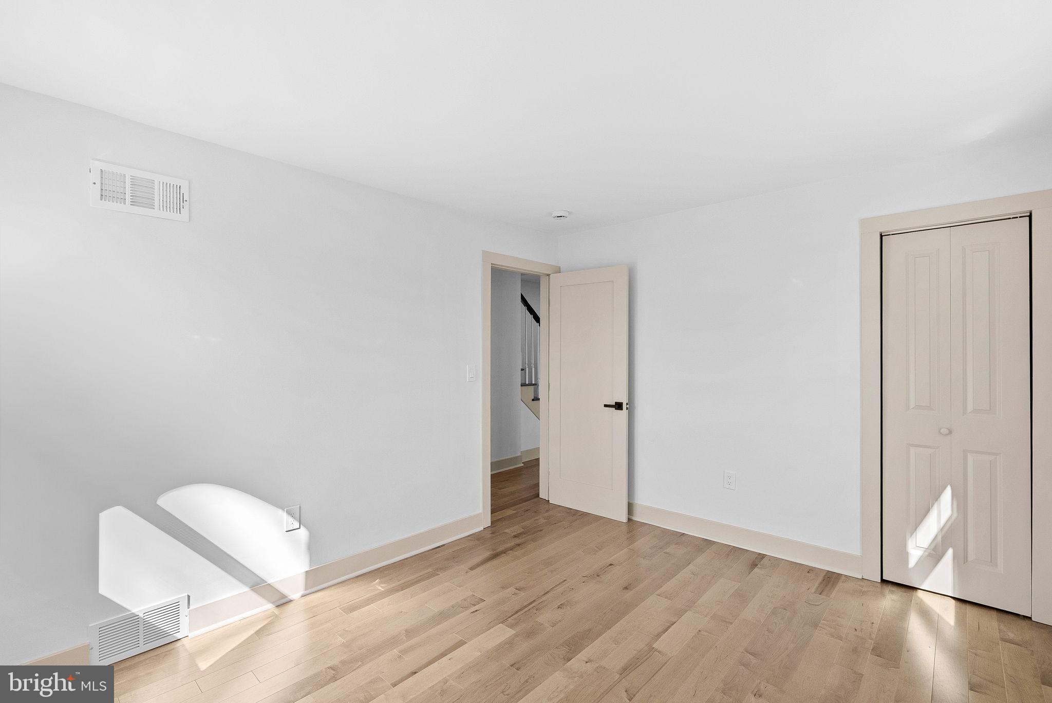 TOWN OF ROUND HILL - Residential