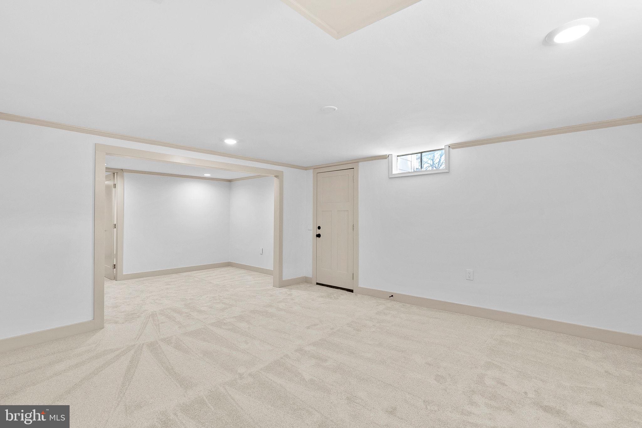 TOWN OF ROUND HILL - Residential