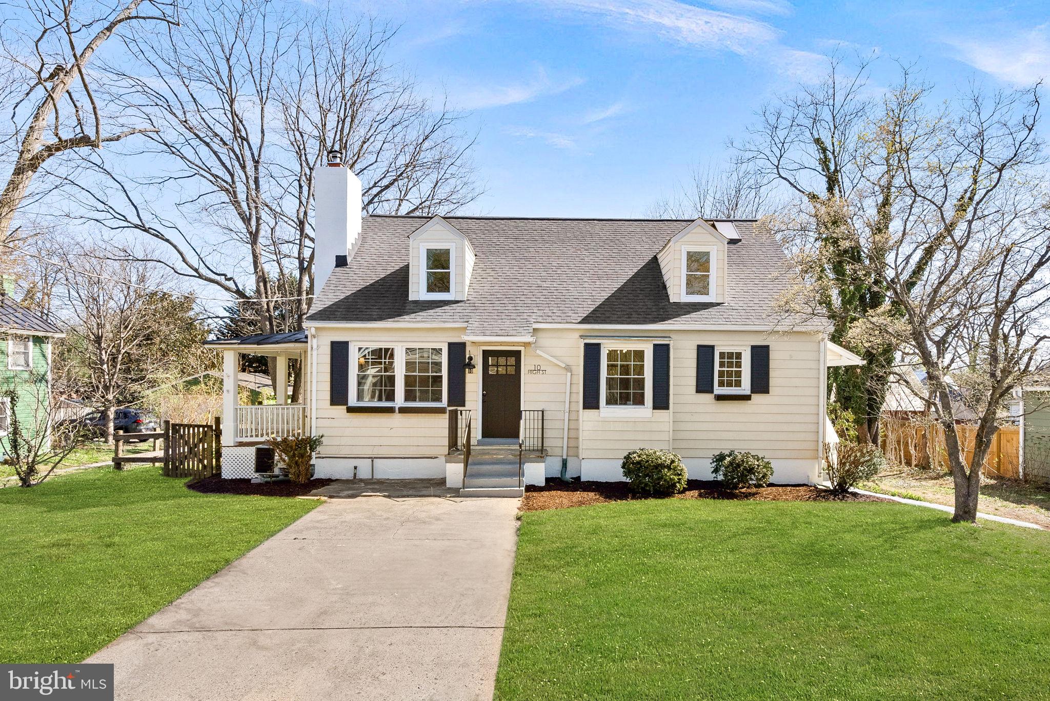 TOWN OF ROUND HILL - Residential