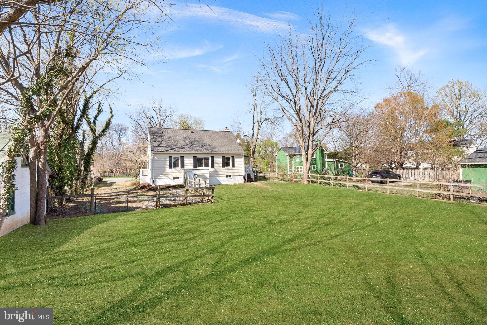 TOWN OF ROUND HILL - Residential