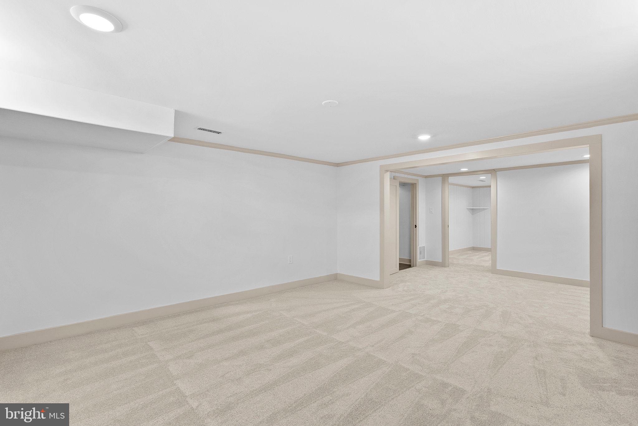 TOWN OF ROUND HILL - Residential