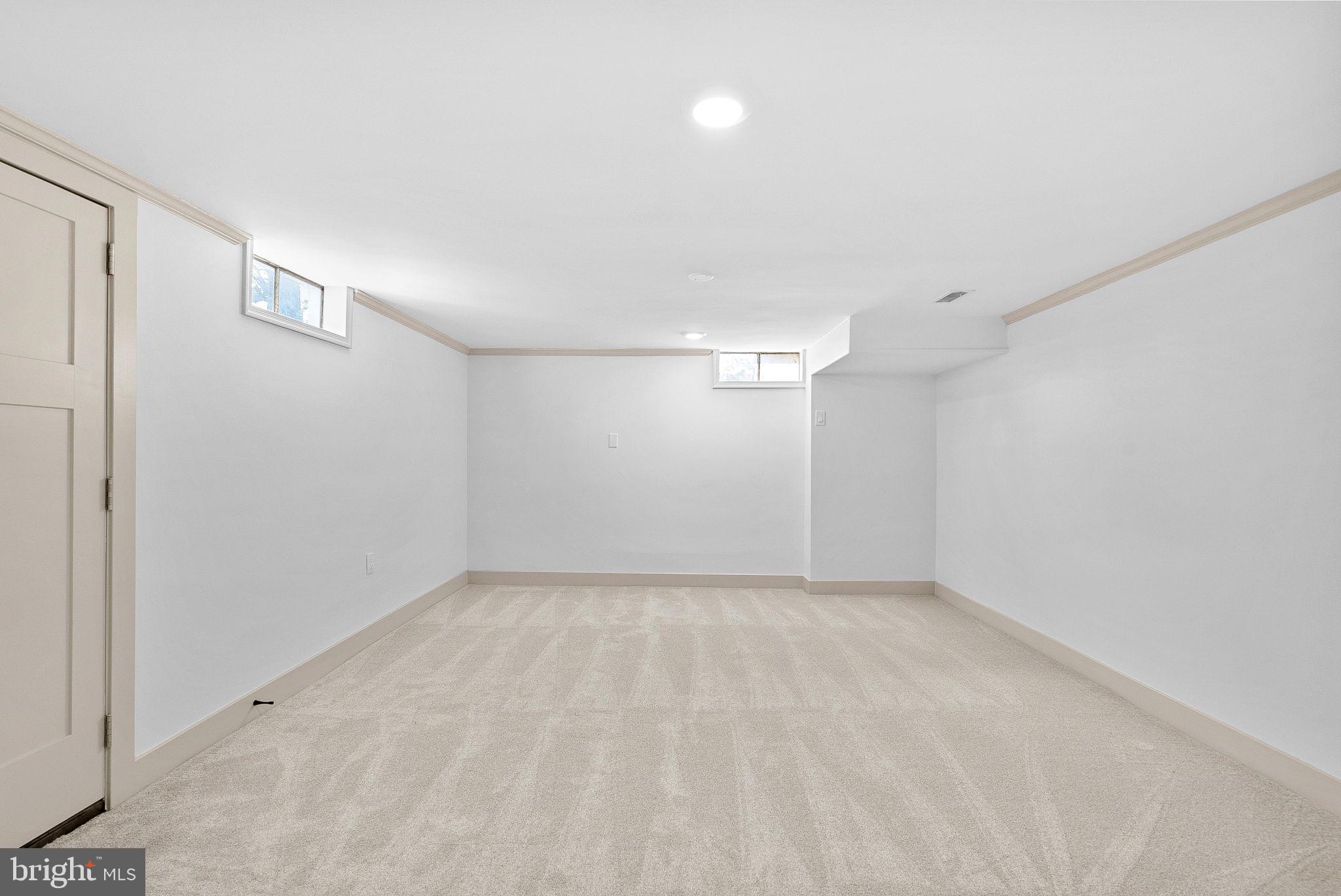 TOWN OF ROUND HILL - Residential