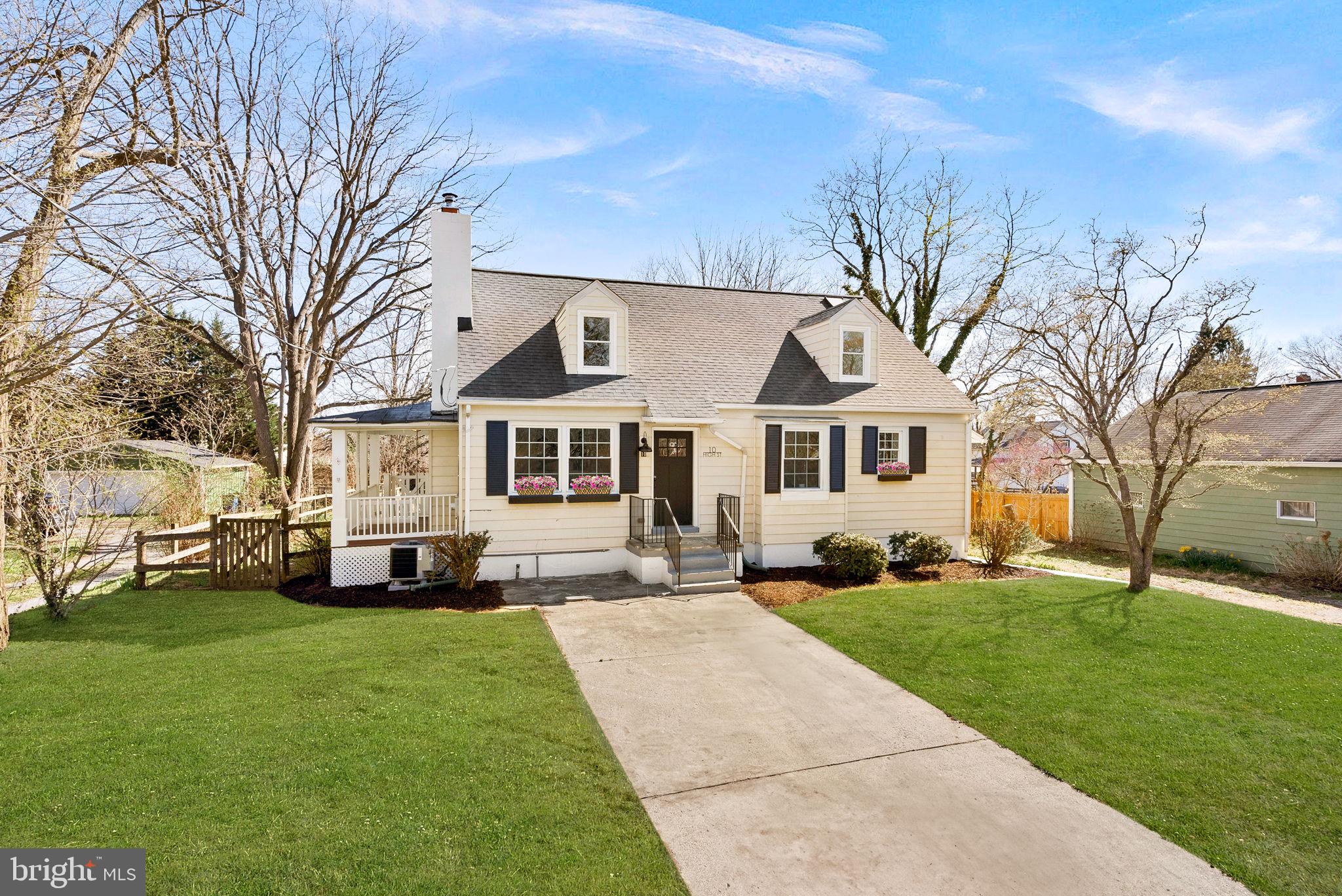 TOWN OF ROUND HILL - Residential