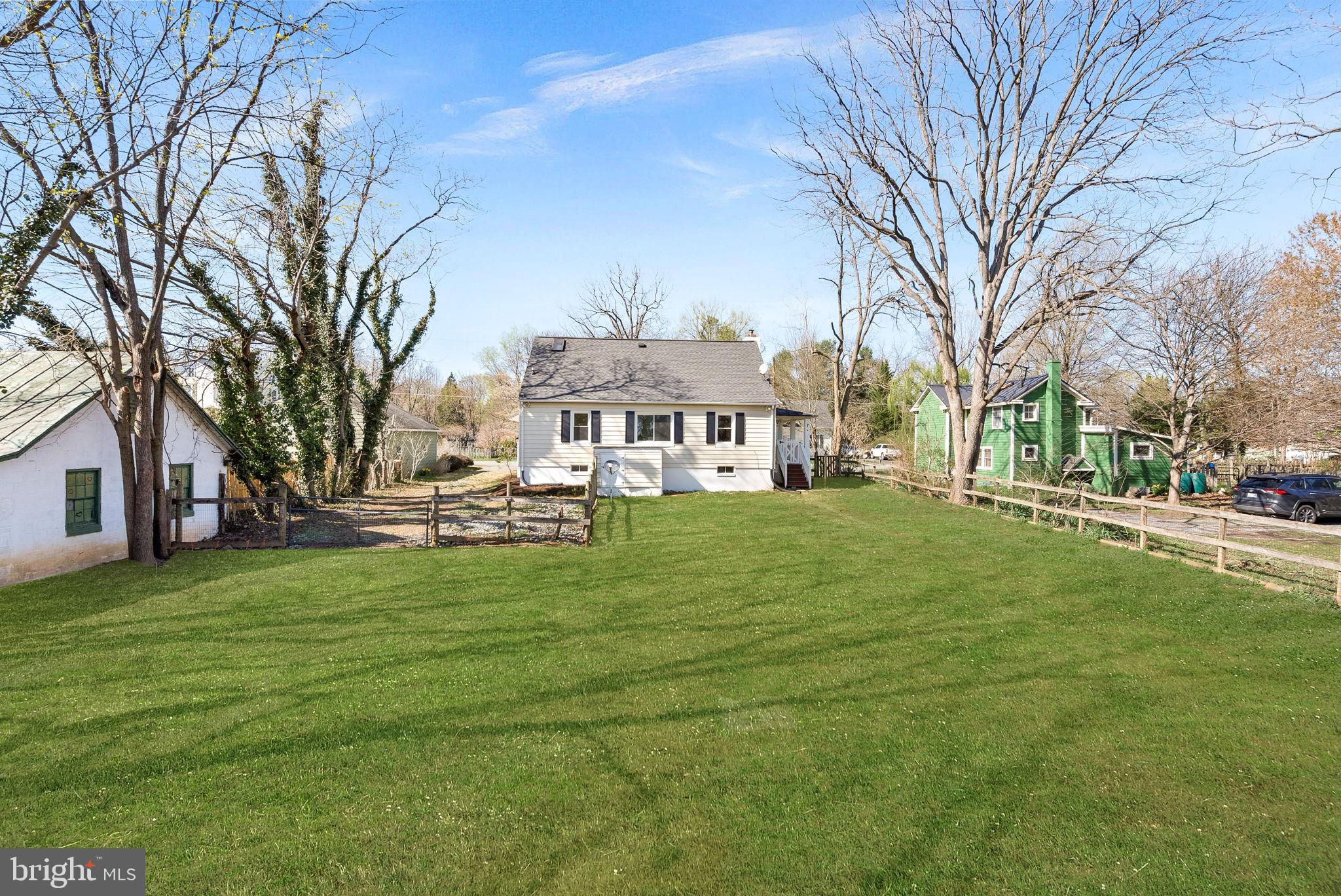 TOWN OF ROUND HILL - Residential