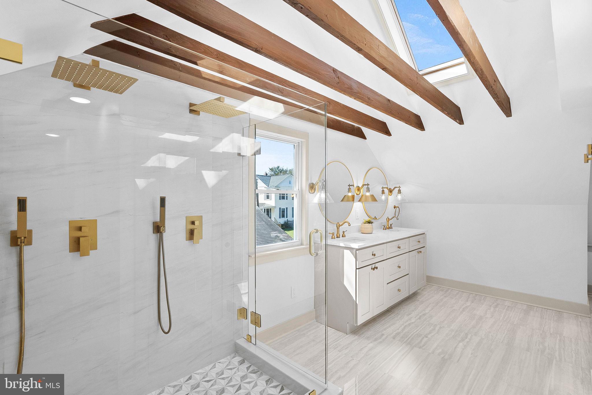 TOWN OF ROUND HILL - Residential