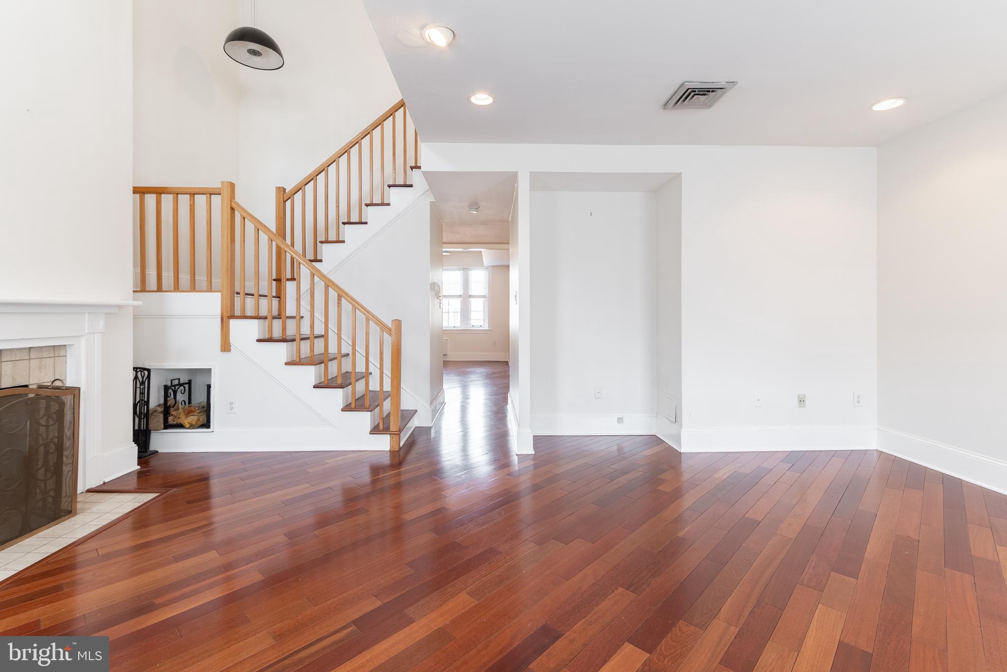 WASHINGTON SQ WEST - Residential Lease