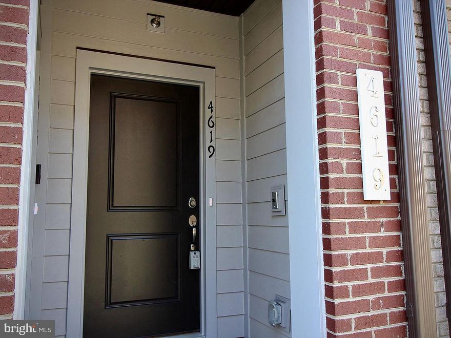 Experience the perfect blend of luxury, comfort, and convenience in this stunning Stanley Martin townhome nestled in a peaceful community with over 33k in upgrades. This beautifully designed 3-bedroom, 2.5-bathroom home features a one-car garage and elegant LVP flooring throughout. The heart of the home is the chef-inspired kitchen, showcasing pristine white cabinetry, quartz countertops, a spacious walk-in pantry, and a sleek, modern layout. Just off the main living area, you'll find a powder room and a private balcony—ideal for relaxing or entertaining.
Upstairs, the primary suite offers a tranquil retreat with an ensuite bath and generous walk-in closet. Two additional bedrooms, a full bathroom, and an upstairs laundry area with washer and dryer add both functionality and comfort. A standout feature of this home is the versatile upper-level flex room—perfect for a home office or a 4th bedroom.
Zoned for top-rated Franklin Middle and Chantilly High School, this home is perfect for those seeking both quality education and a convenient location. You'll love being just minutes from major commuter routes, Dulles Airport, and within walking distance to shops, restaurants, parks, and more. Some of the photos are staged. Don’t miss your chance to own this move-in ready gem—schedule your showing today!