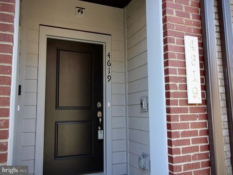 Condo For Sale - 4619 Olivine Drive<br/> CHANTILLY, VA 20151
