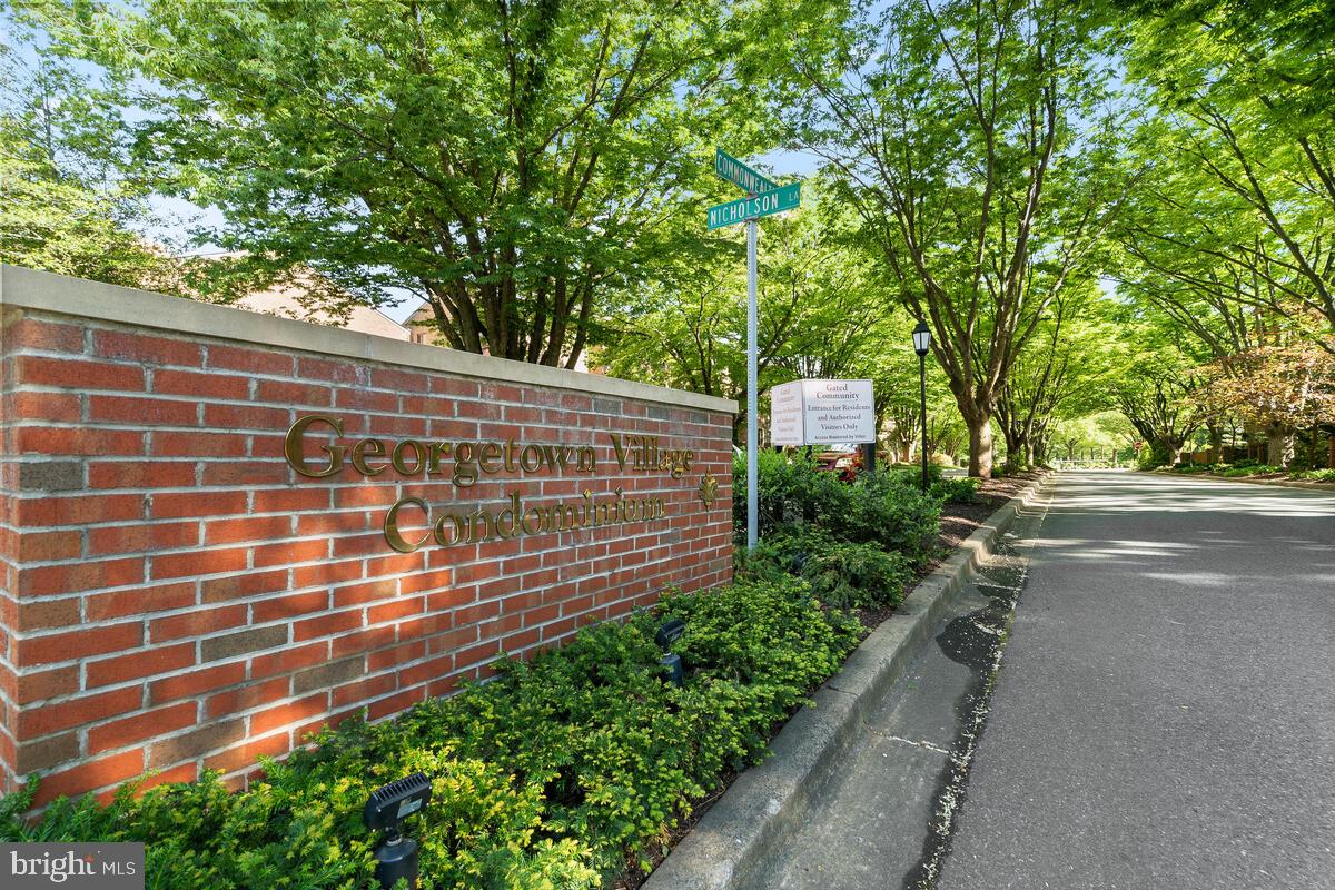 GEORGETOWN VILLAGE - Residential Lease