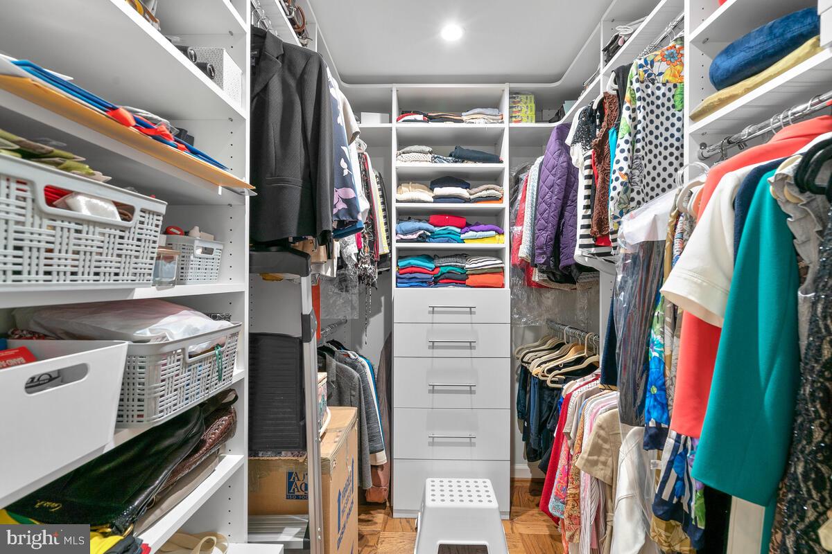 GEORGETOWN VILLAGE - Residential Lease