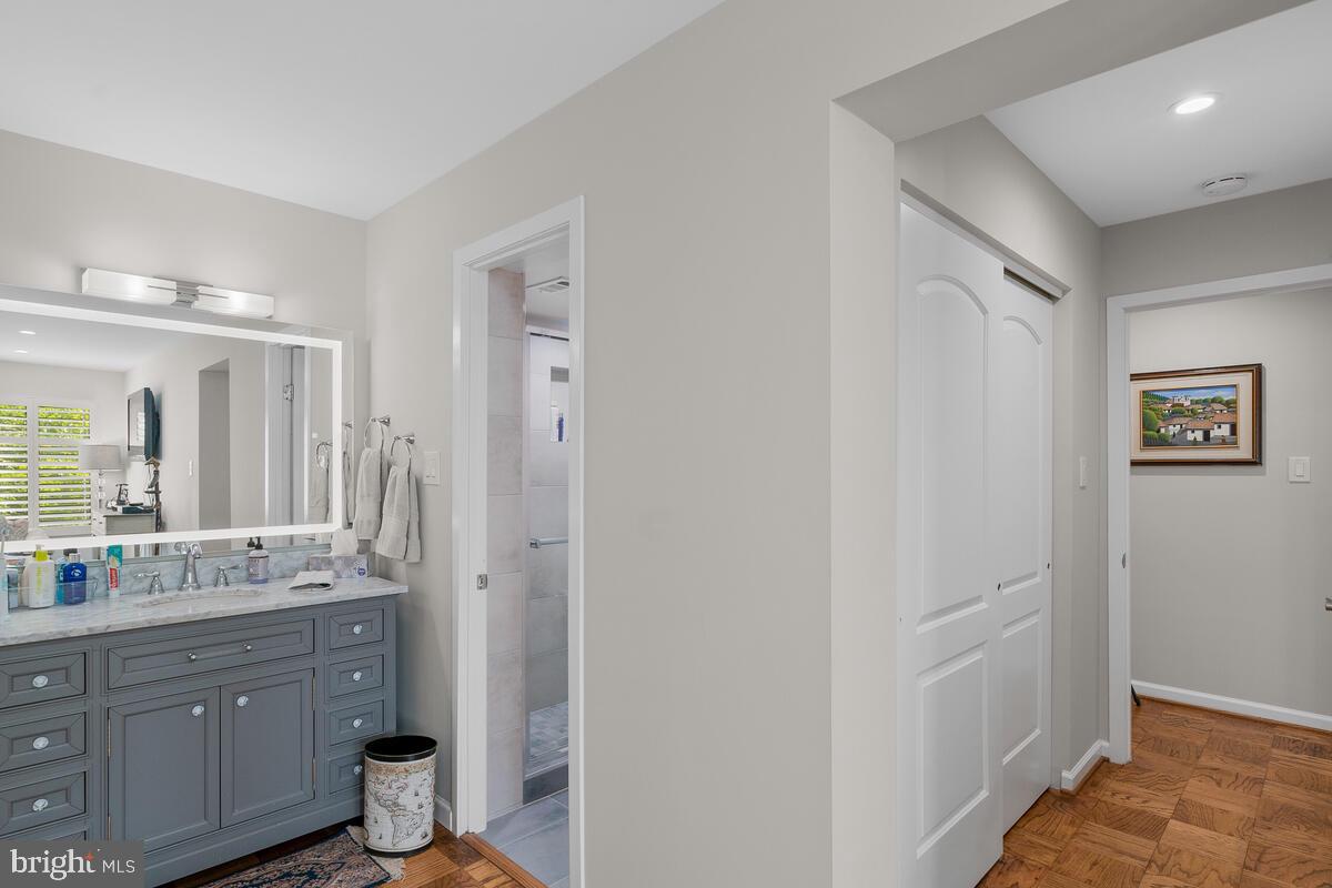 GEORGETOWN VILLAGE - Residential Lease