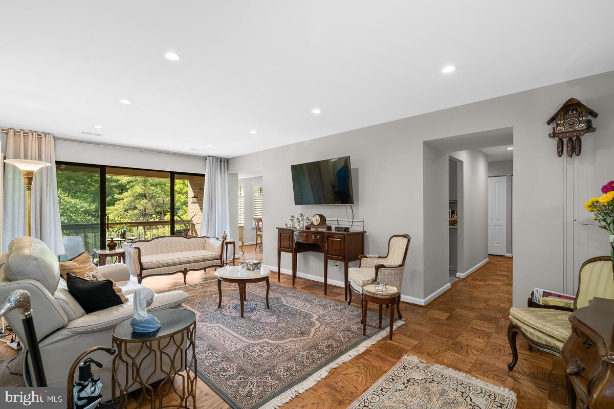 GEORGETOWN VILLAGE - Residential Lease