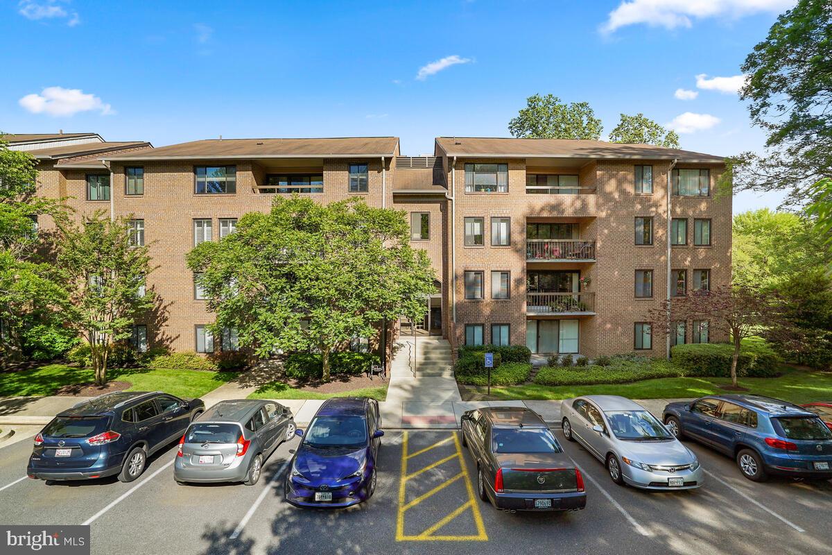 GEORGETOWN VILLAGE - Residential Lease