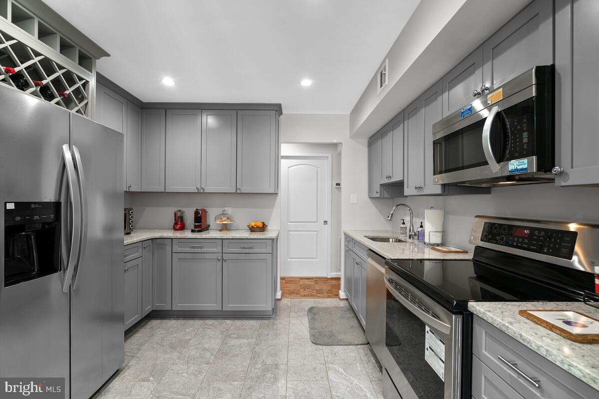 GEORGETOWN VILLAGE - Residential Lease