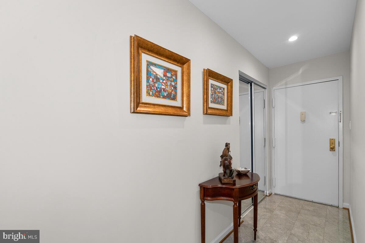 GEORGETOWN VILLAGE - Residential Lease