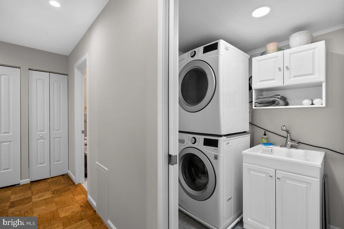 GEORGETOWN VILLAGE - Residential Lease