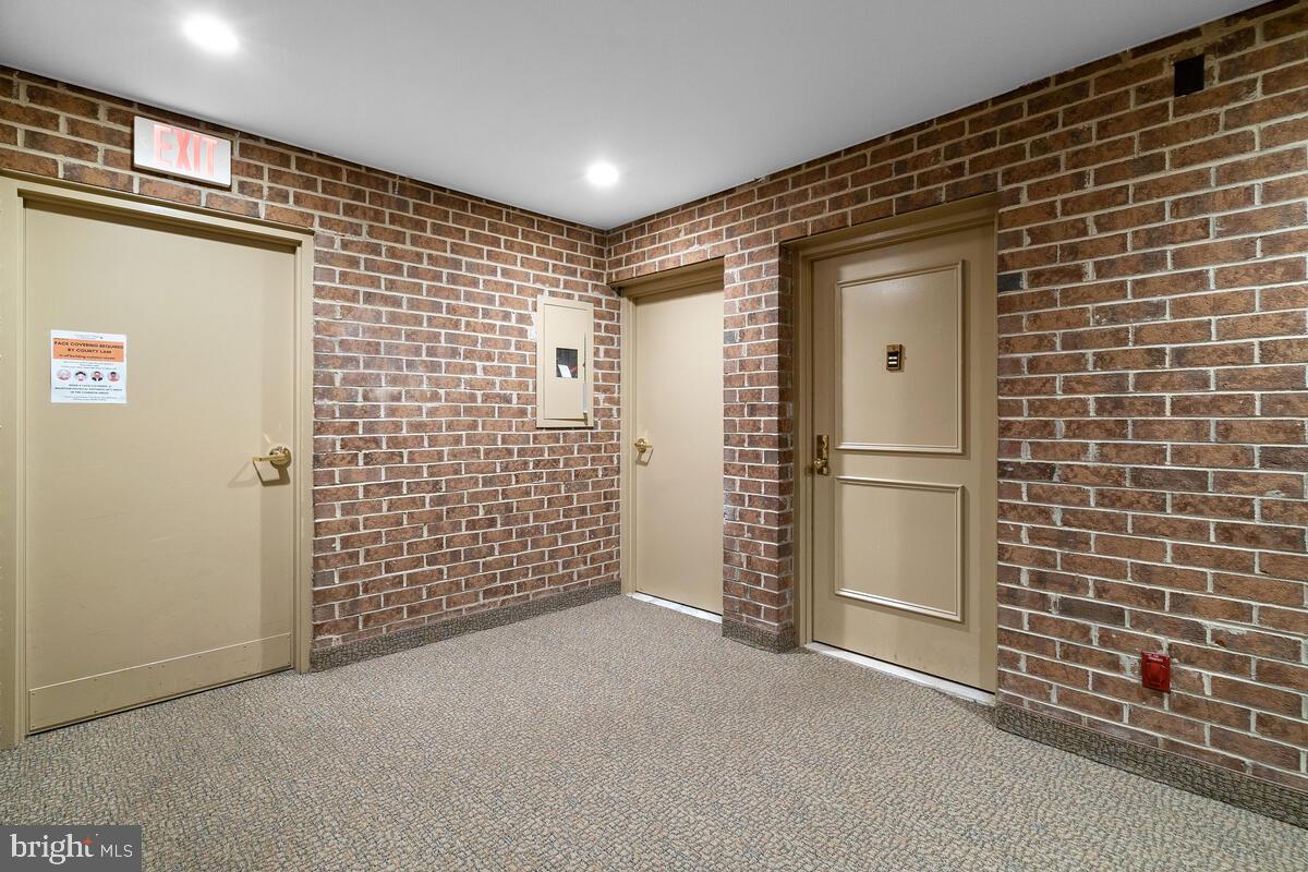 GEORGETOWN VILLAGE - Residential Lease