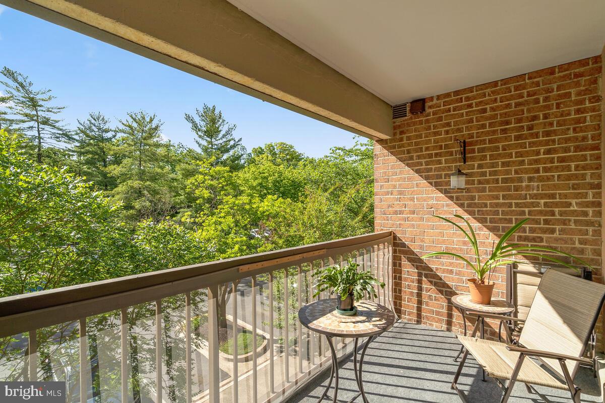 GEORGETOWN VILLAGE - Residential Lease