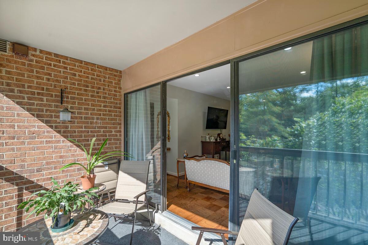 GEORGETOWN VILLAGE - Residential Lease