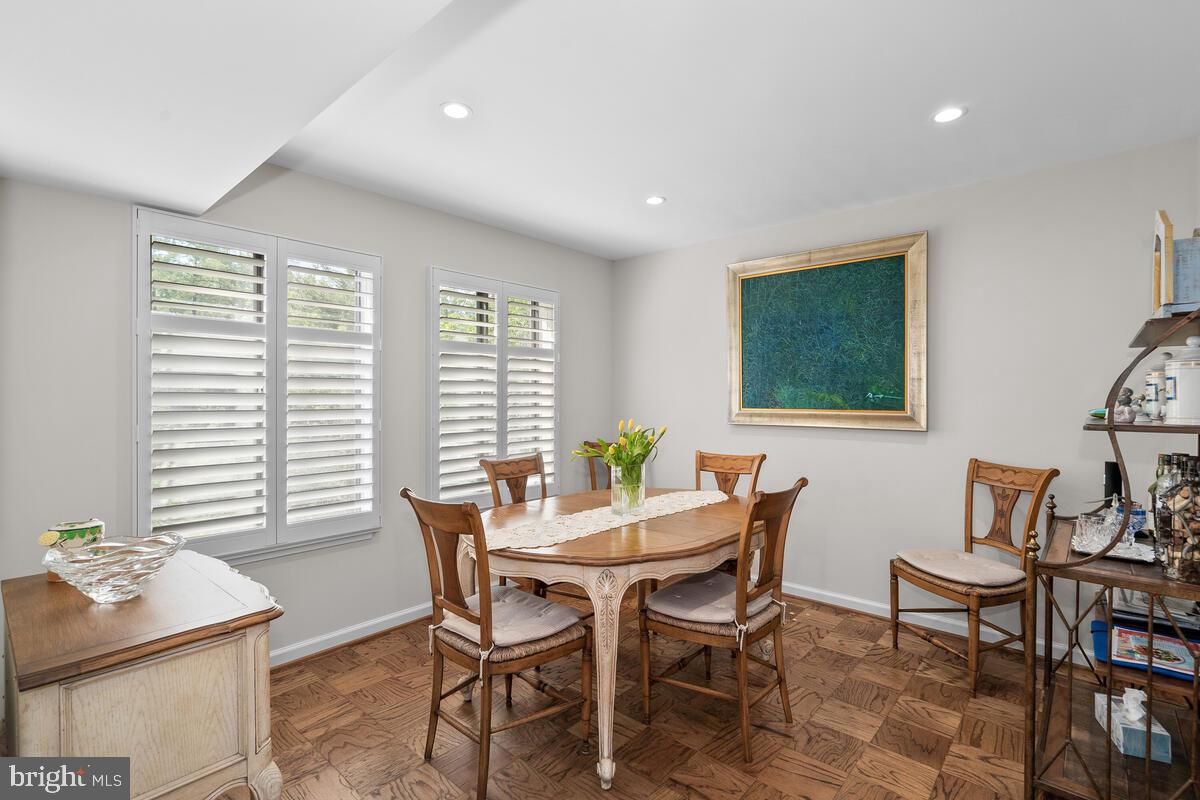 GEORGETOWN VILLAGE - Residential Lease