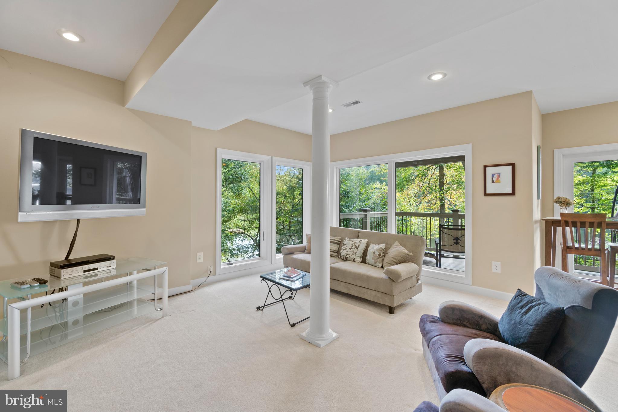 STRATFORD HARBOUR - Residential