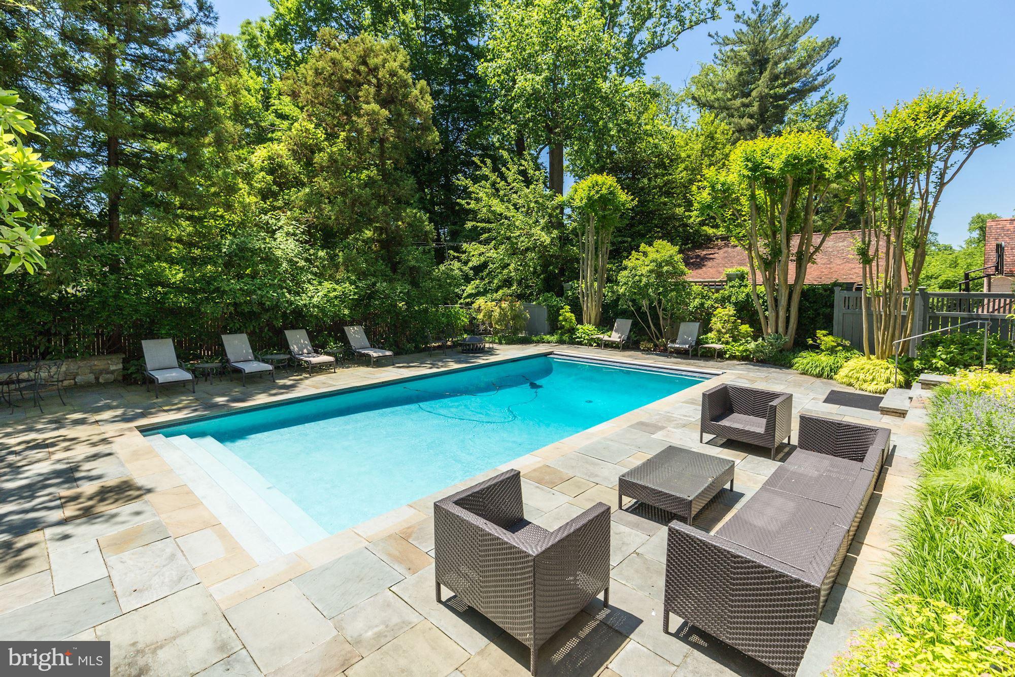 SPRING VALLEY - Residential