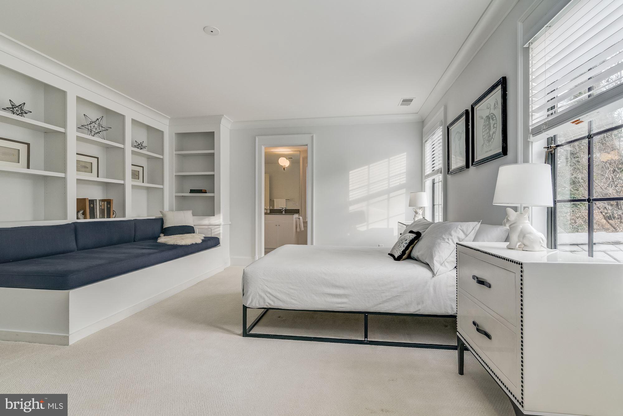SPRING VALLEY - Residential