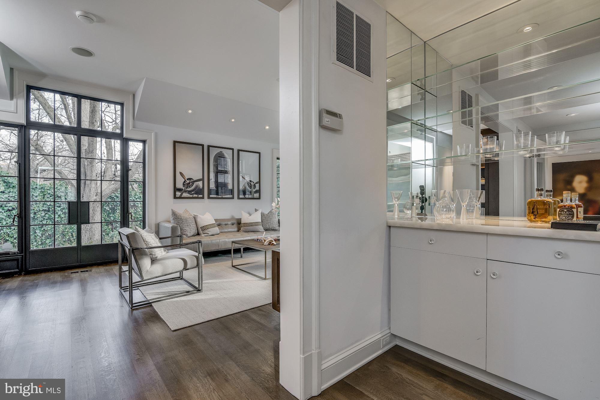 SPRING VALLEY - Residential