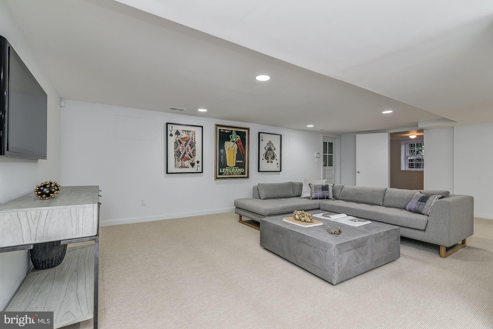 SPRING VALLEY - Residential